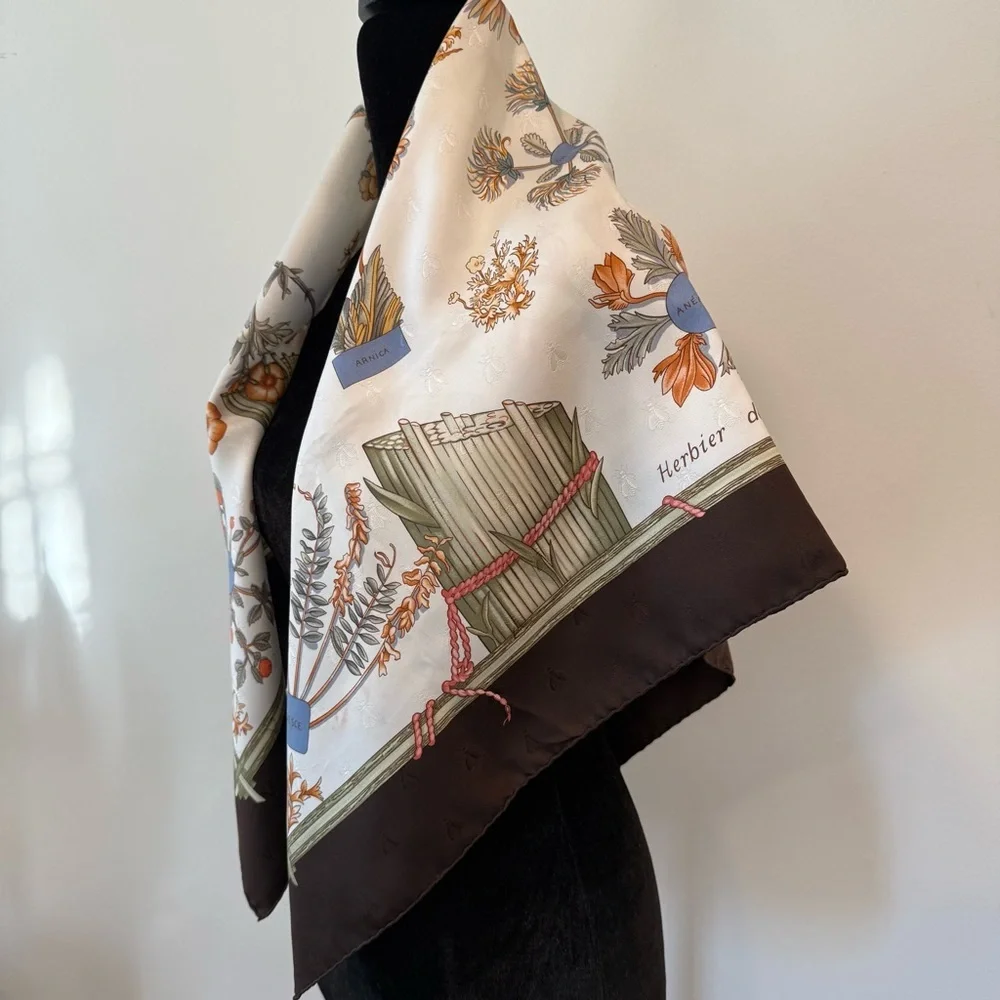 Authentic Hermes Floral Silk Scarf with Botanical Print 90x 90 cm Carre - Picture 8 of 12